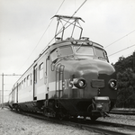 168234 Afbeelding van het electrische treinstel nr. 1201 (mat. 1957, Benelux) van de N.S. tijdens een proefrit op het ...